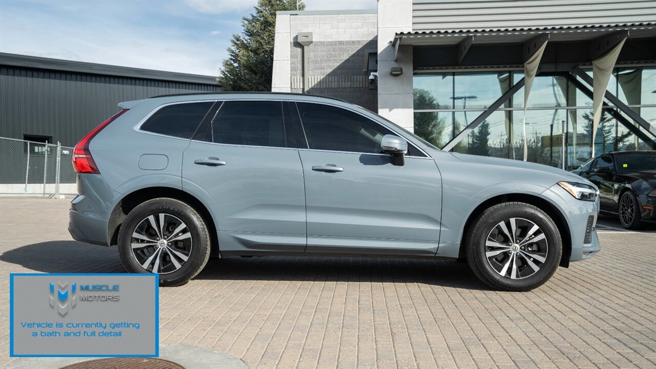 Used 2023 Volvo XC60 B5 Core image 4
