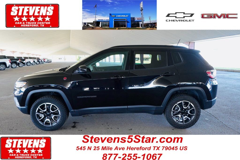 Used 2024 Jeep Compass Trailhawk image 1