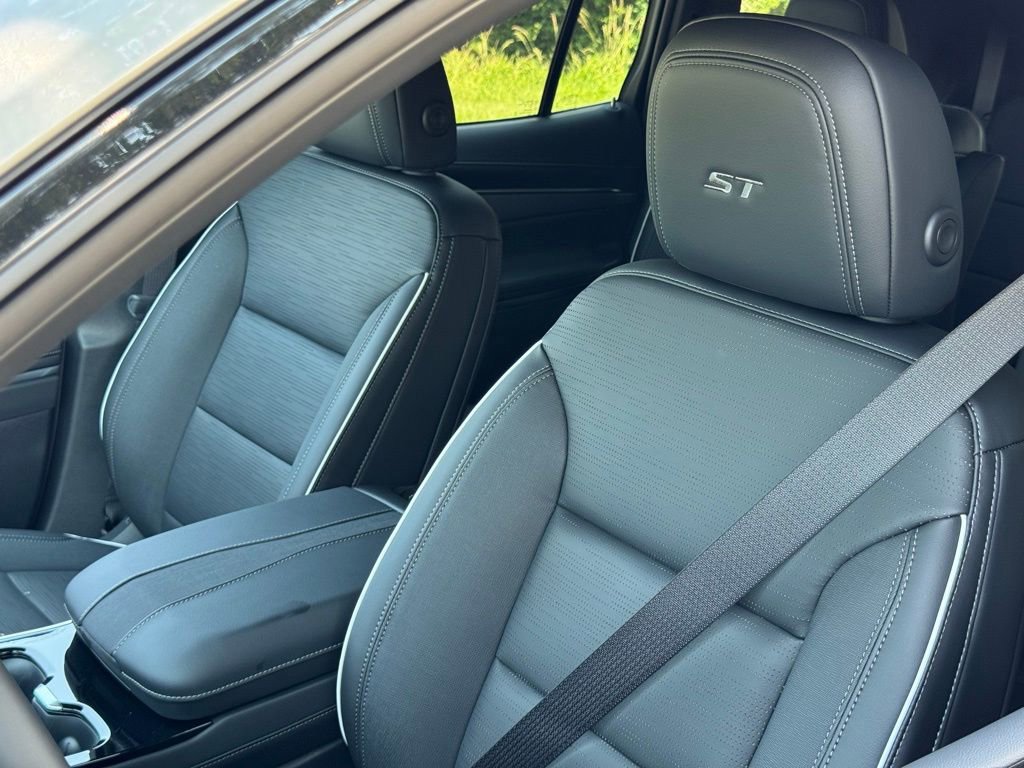 New 2025 Buick Enclave Sport Touring w/ Super Cruise Package image 15