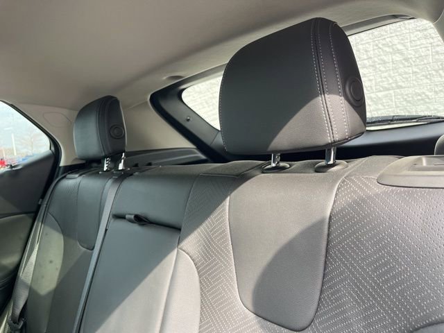 Used 2023 Buick Encore GX Essence w/ Experience Buick Package image 9