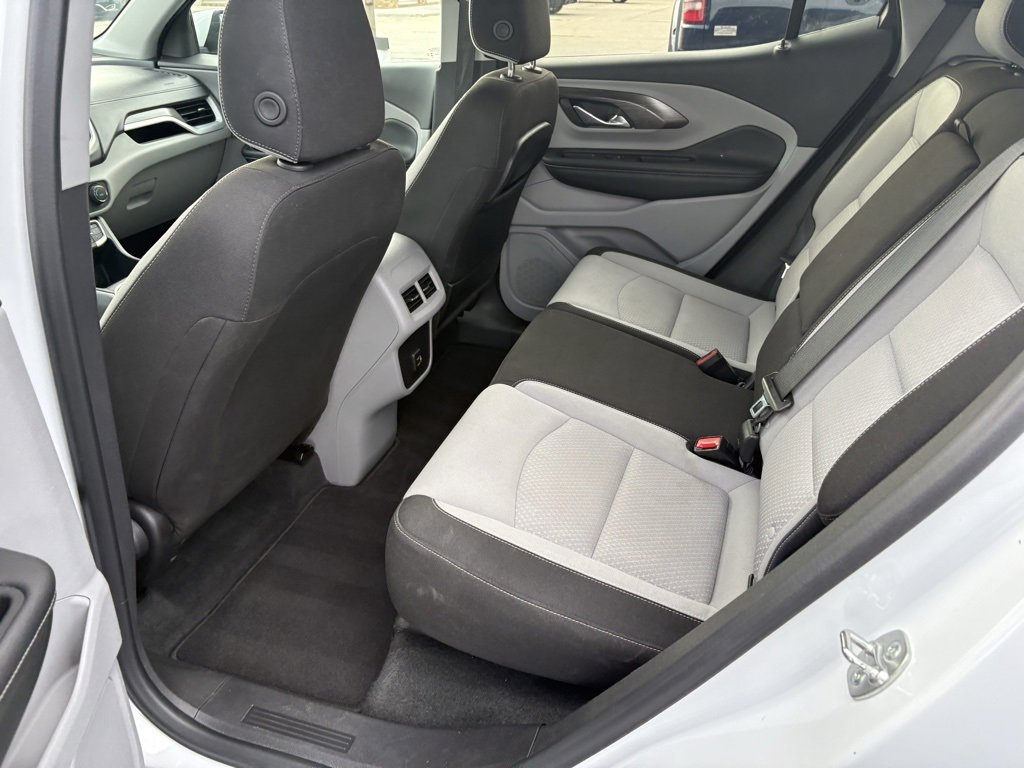 Used 2024 GMC Terrain SLE image 16