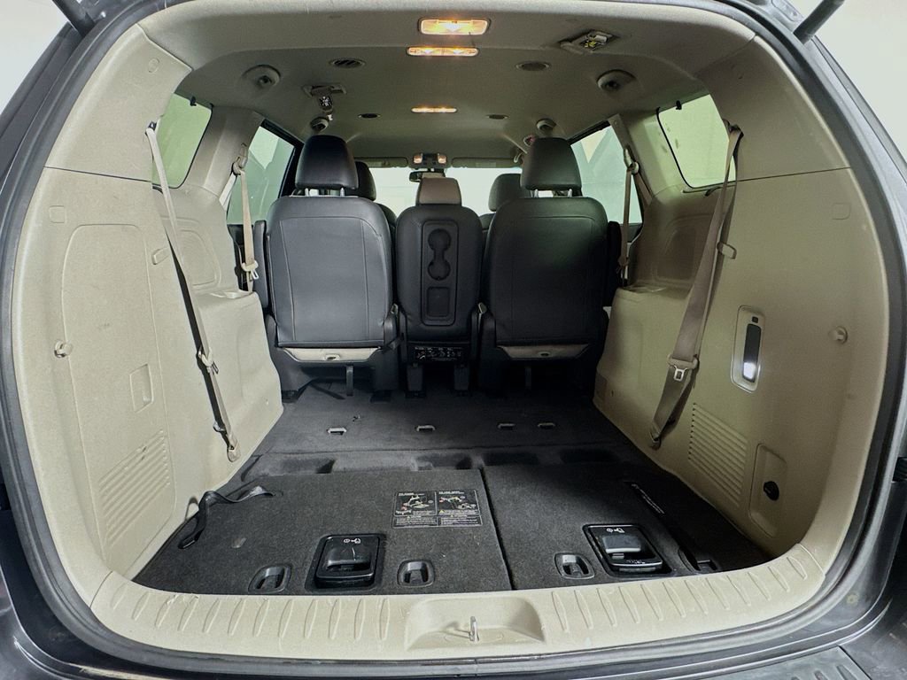 Used 2018 Kia Sedona EX image 29