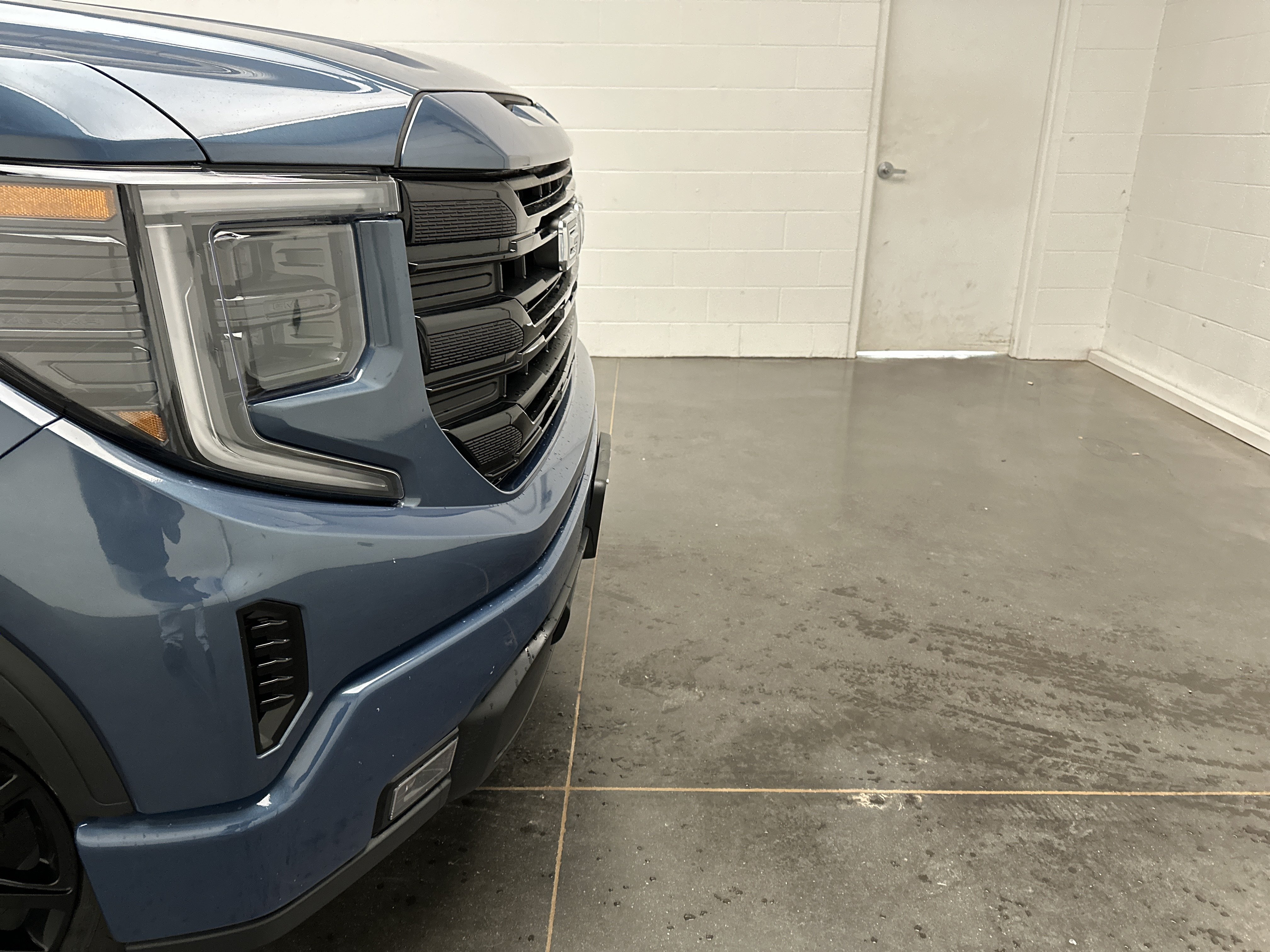 Used 2026 GMC Sierra 1500 Elevation w/ LPO, Elevation Black Package AWD/4WD image 2
