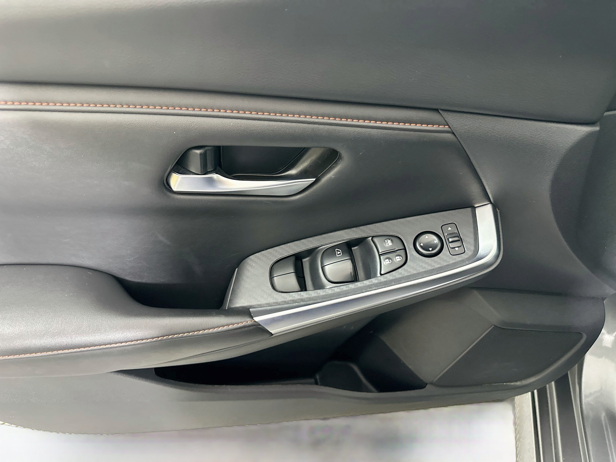 Used 2025 Nissan Sentra SR FWD image 15