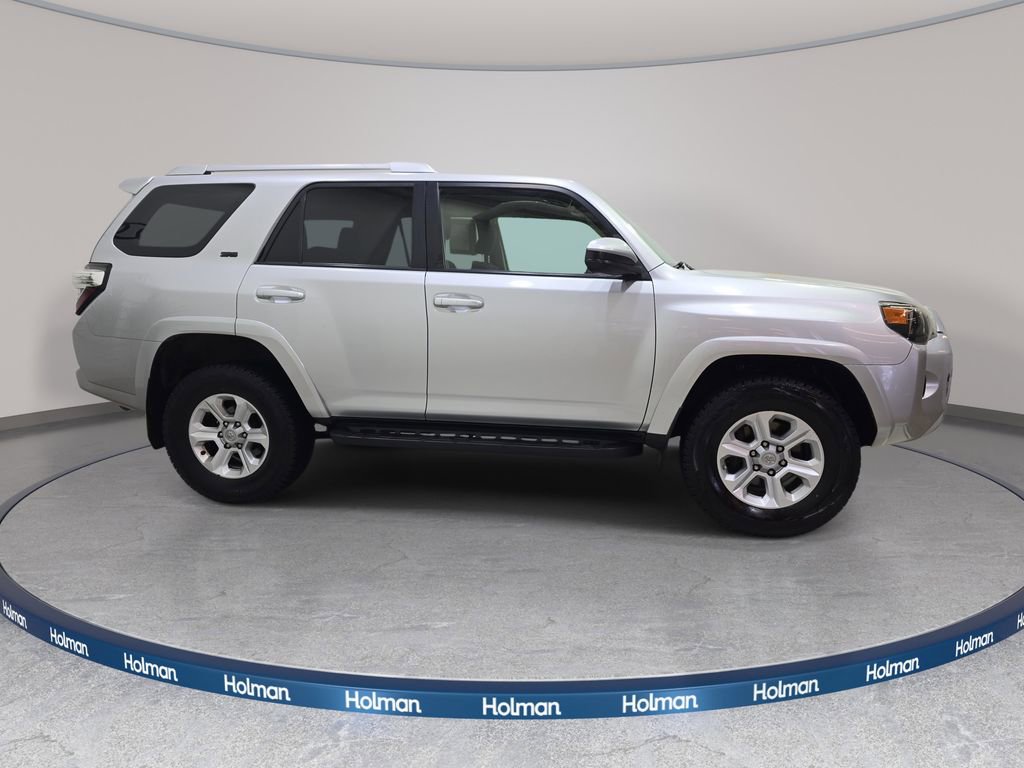 Used 2014 Toyota 4Runner SR5 AWD/4WD image 5