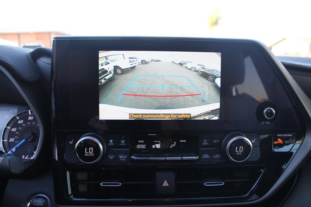 Used 2023 Toyota Highlander Bronze Edition AWD/4WD image 36