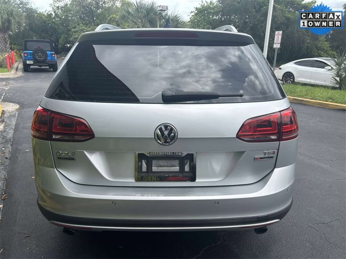 Used 2017 Volkswagen Golf Alltrack SE image 4