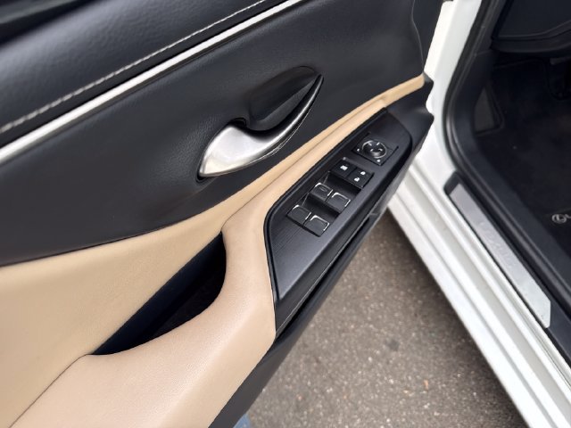 Used 2021 Lexus ES 350 w/ Accessory Package FWD image 12