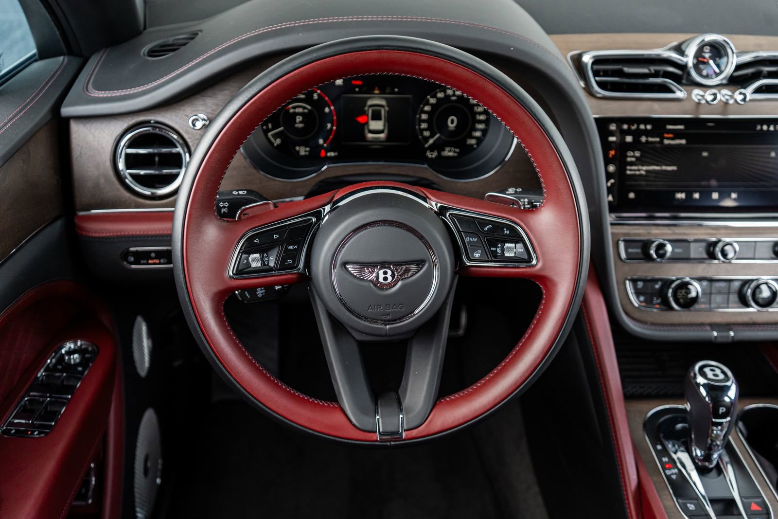 Used 2024 Bentley Bentayga Extended Wheelbase image 26