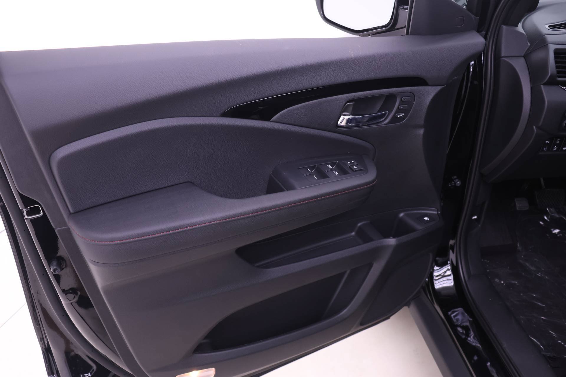 New 2026 Honda Ridgeline Black Edition image 9