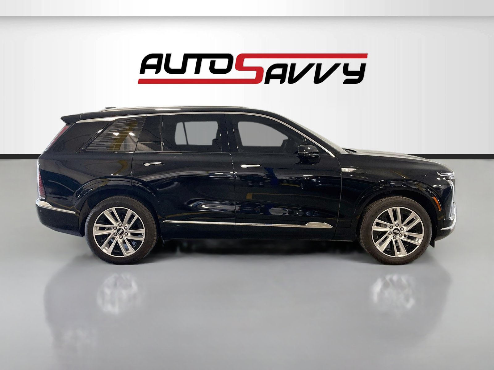 Used 2026 Cadillac Vistiq Luxury w/ LPO, Floor Liner Package AWD/4WD image 8