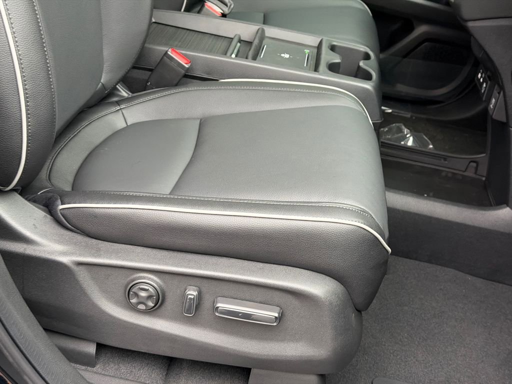 New 2026 Honda Odyssey Touring image 14