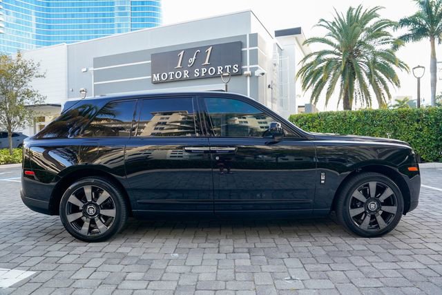 Used 2023 Rolls-Royce Cullinan w/ Cullinan Package image 33