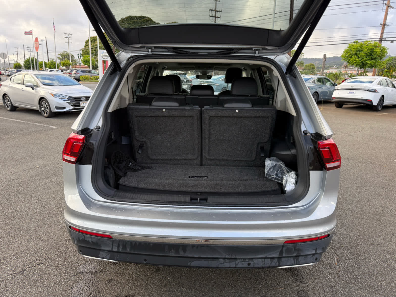 Used 2021 Volkswagen Tiguan SEL FWD image 12