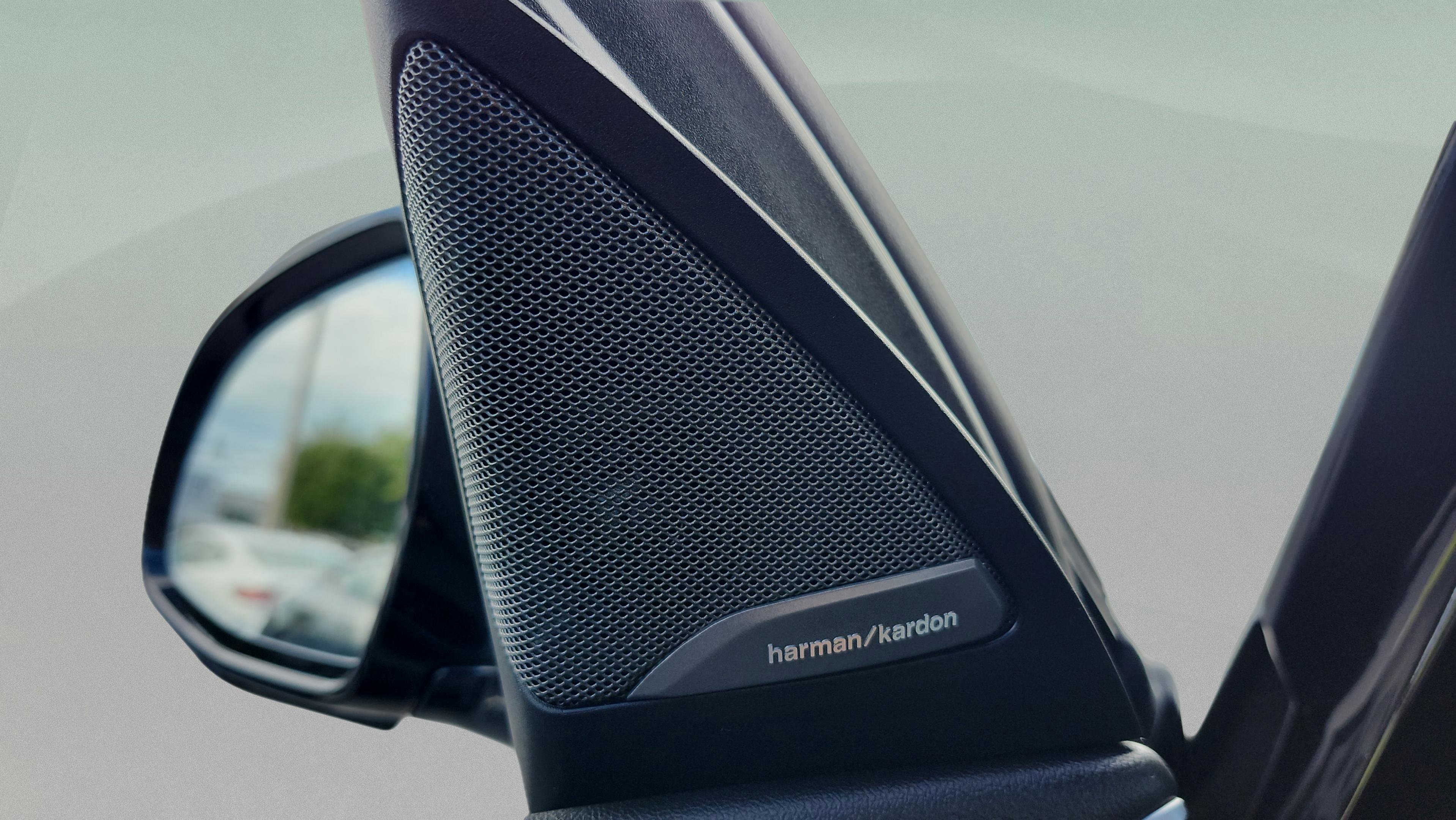 Certified 2025 BMW X4 xDrive30i w/ Premium Package image 12