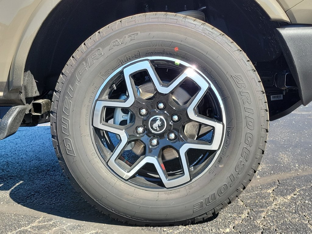 New 2026 Ford Bronco Outer Banks AWD/4WD image 9