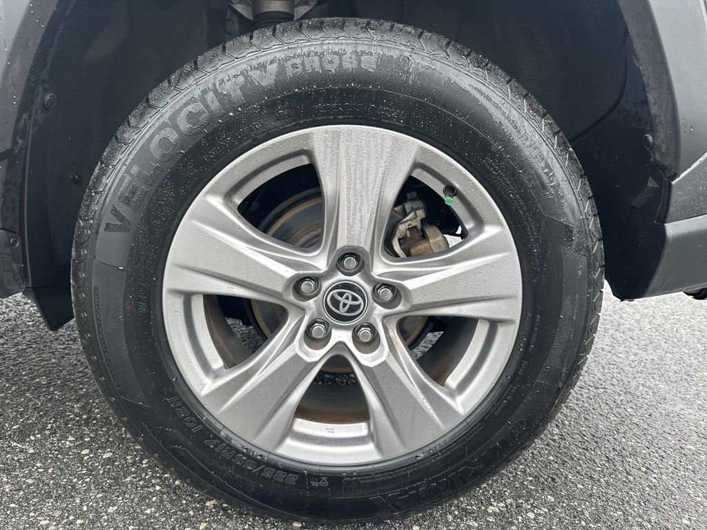 Used 2023 Toyota RAV4 XLE image 28