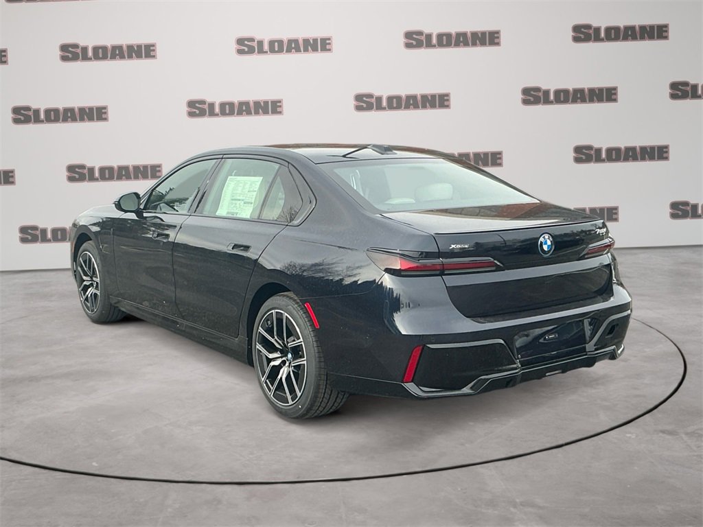 New 2026 BMW 750e xDrive image 3