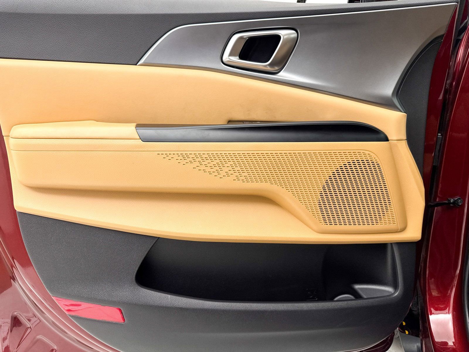 Used 2024 Kia Carnival LX image 28