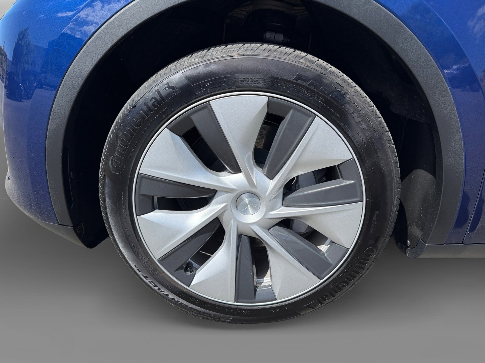 Used 2023 Tesla Model Y Long Range image 9