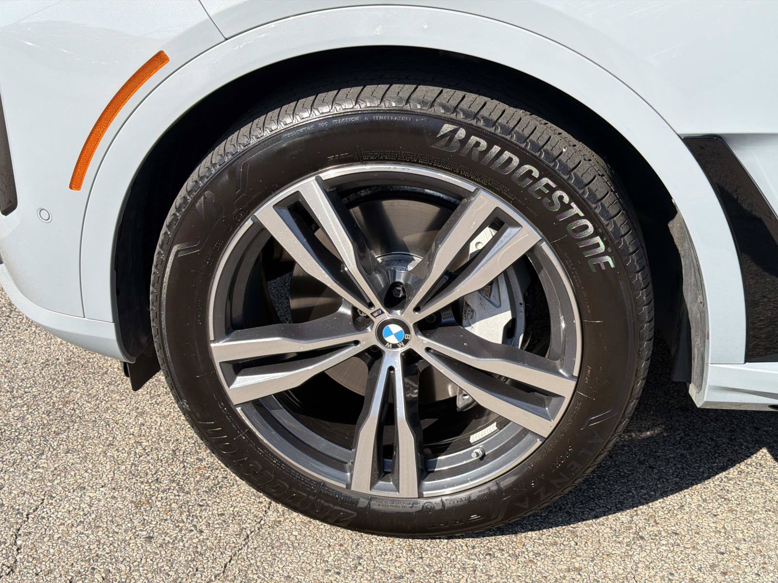 Certified 2024 BMW X7 xDrive40i w/ M Sport Package AWD/4WD image 10