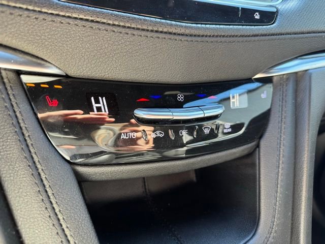 Used 2025 Cadillac XT5 Premium Luxury image 32