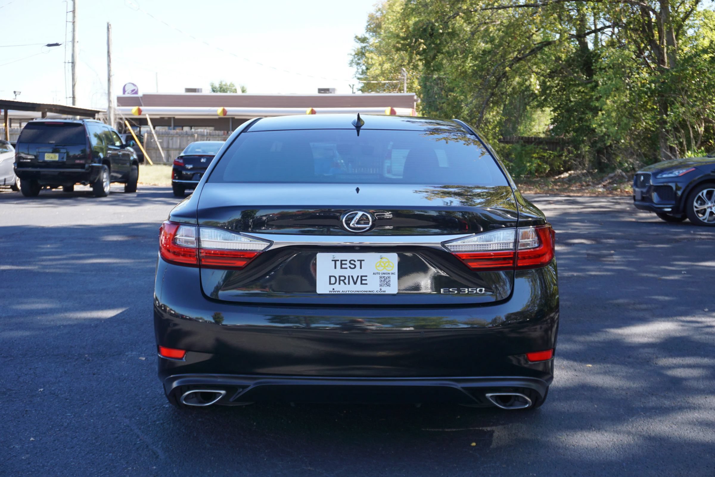 Used 2016 Lexus ES 350 w/ Premium Package w/Wood Trim FWD image 6
