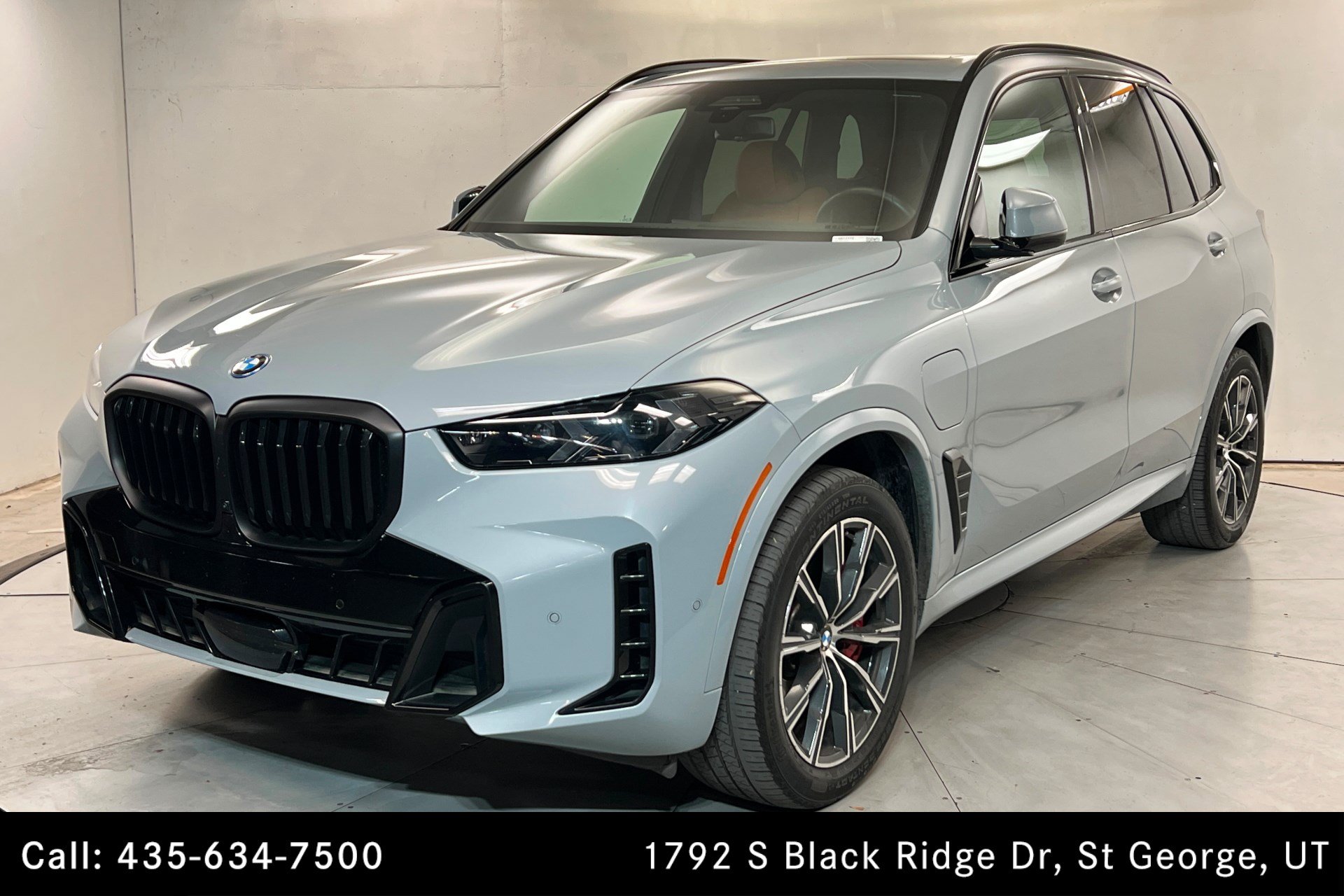 Used 2026 BMW X5 xDrive50e w/ M Sport Package AWD/4WD image 1