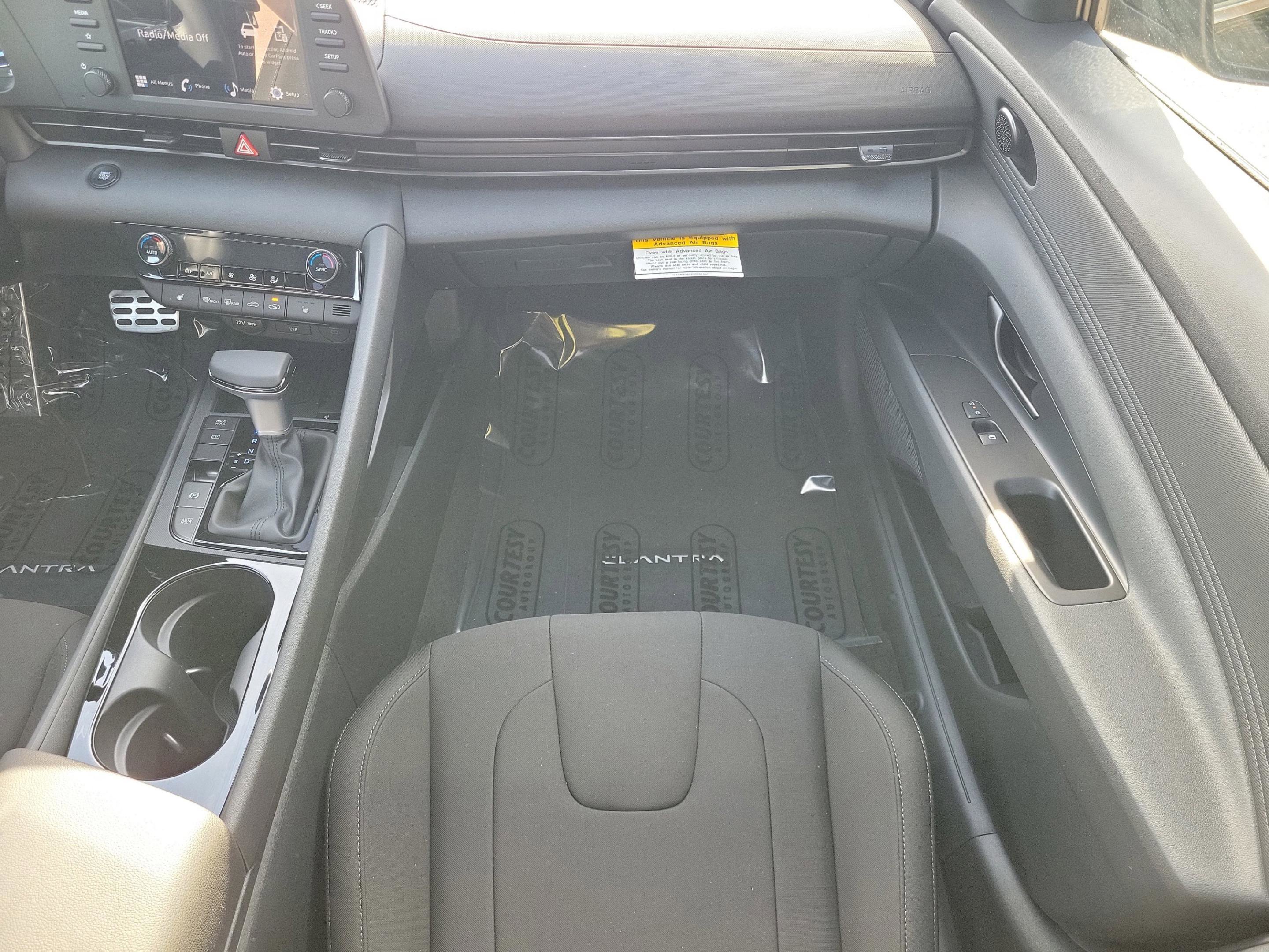 New 2026 Hyundai Elantra SEL Sport image 15