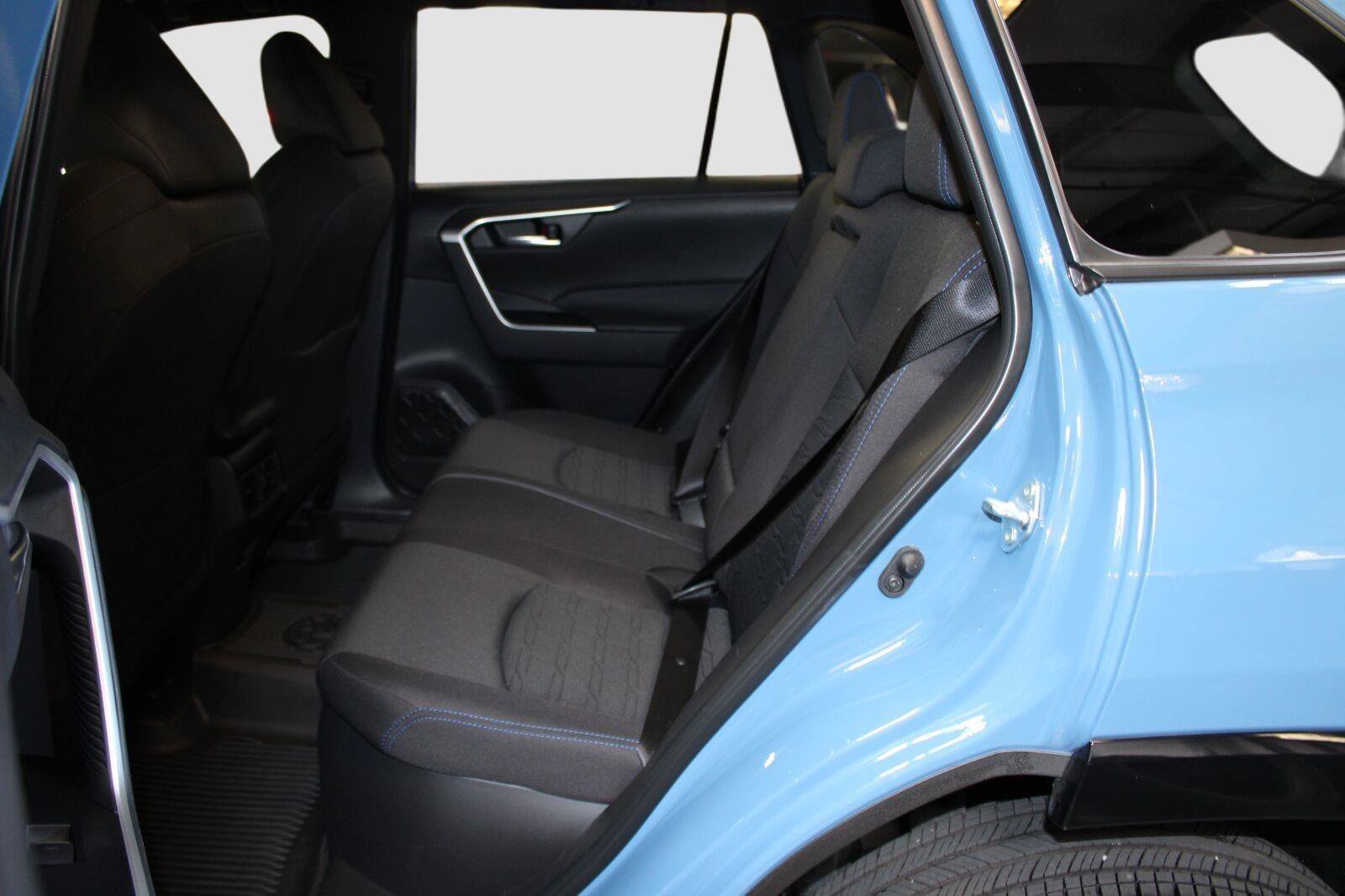 Used 2025 Toyota RAV4 SE AWD/4WD image 35
