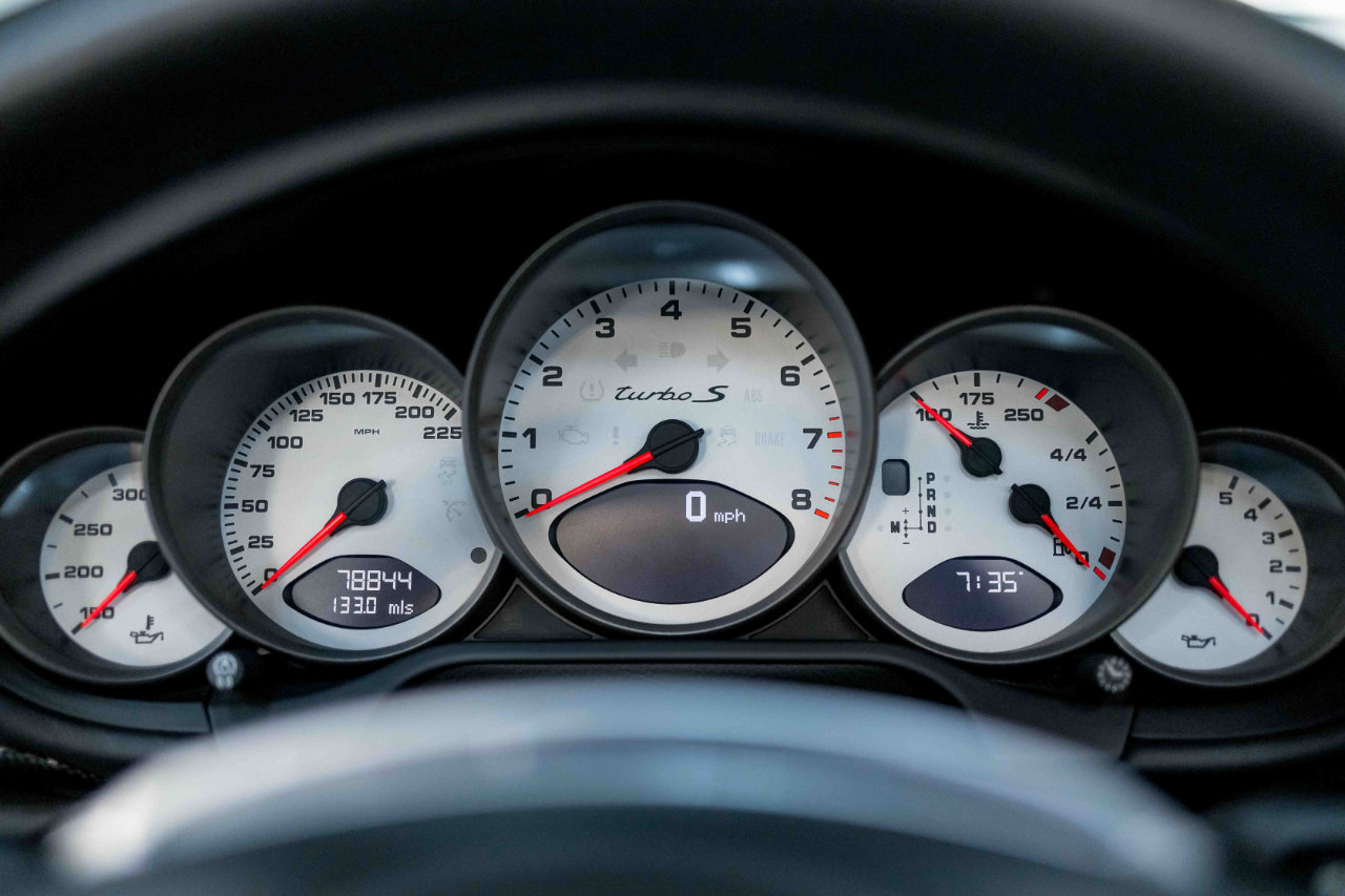 Used 2011 Porsche 911 Turbo S image 54