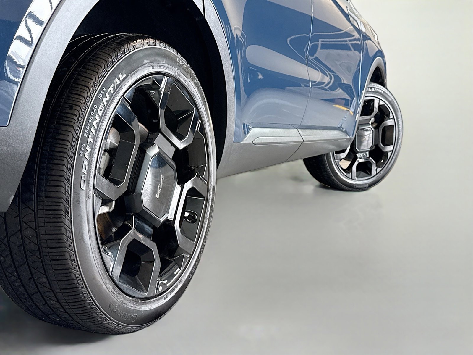 Used 2025 Kia Sorento SX image 16