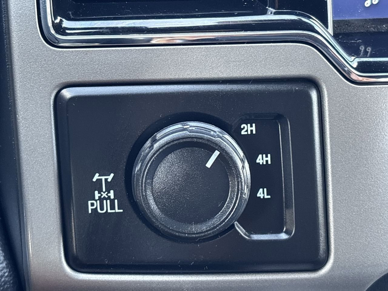 Used 2022 Ford F250 Lariat w/ Black Appearance Package AWD/4WD image 25