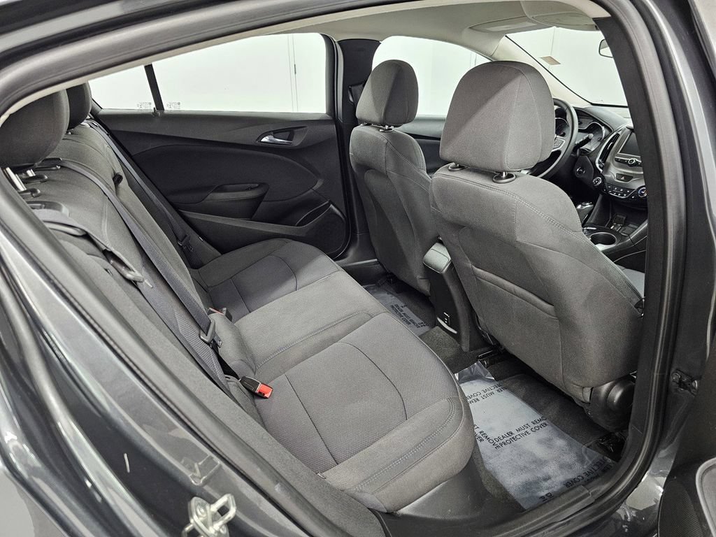 Used 2018 Chevrolet Cruze LT w/ LT Convenience Package FWD image 17