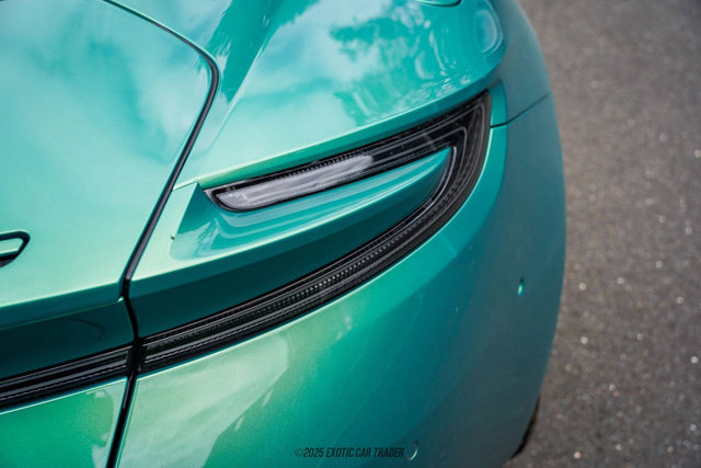 Used 2025 Aston Martin DB12 Coupe RWD image 63