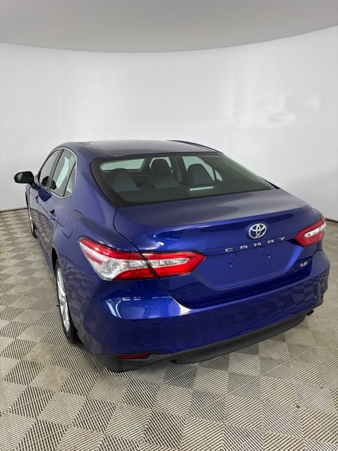 Used 2018 Toyota Camry LE FWD image 2