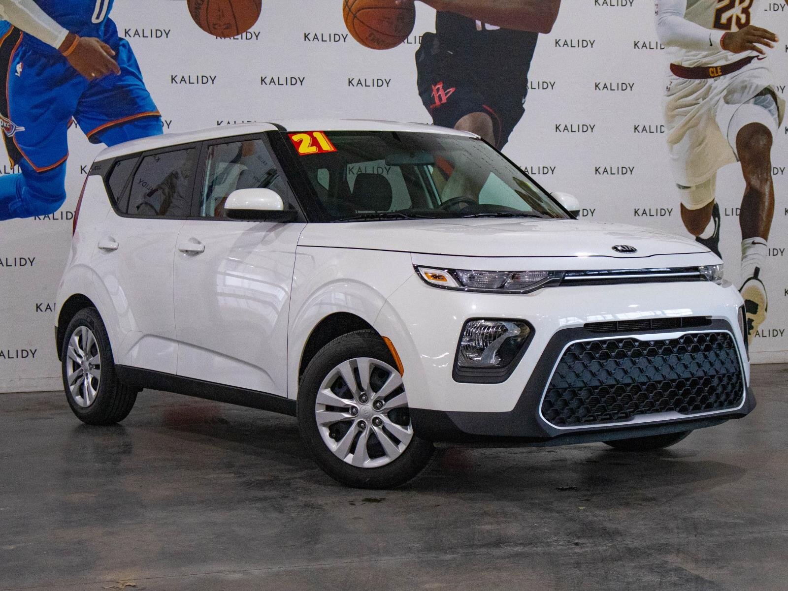 Used 2021 Kia Soul LX image 2