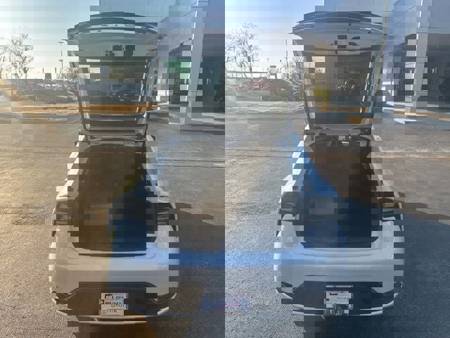 New 2026 Toyota Prius Plug-In Hybrid FWD image 13