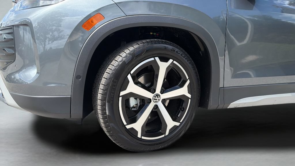 New 2026 Volkswagen Tiguan SE FWD image 33
