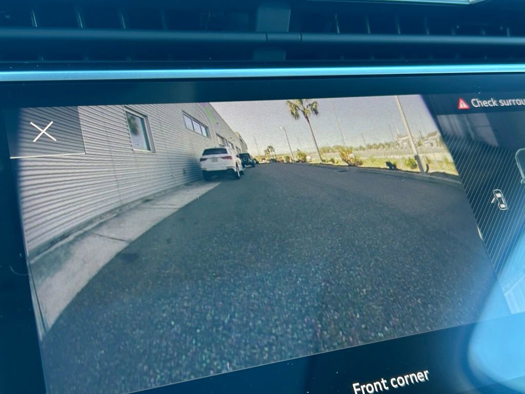 Used 2023 Audi Q7 3.0T Prestige image 31