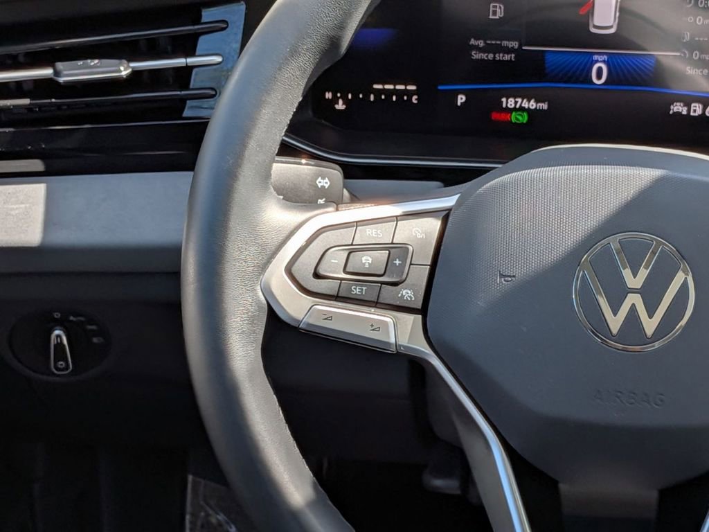 Used 2025 Volkswagen Jetta SE image 20