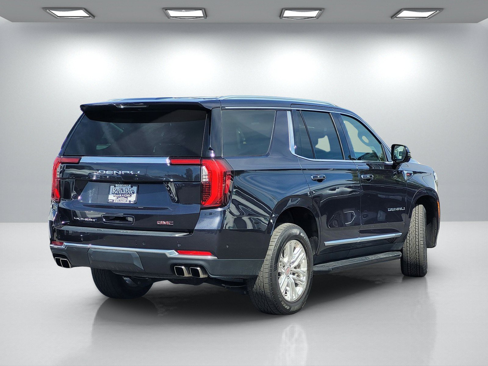 Used 2025 GMC Yukon Denali AWD/4WD image 4