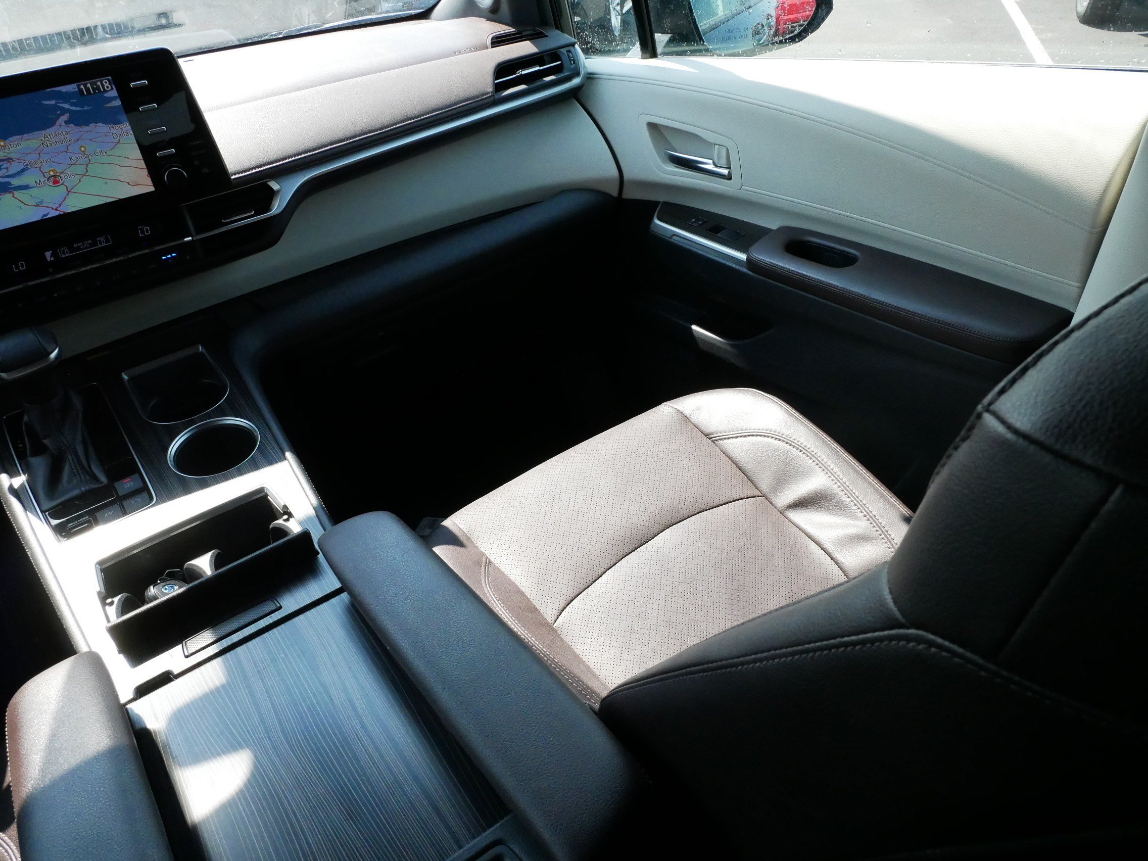 Certified 2021 Toyota Sienna Platinum FWD image 9