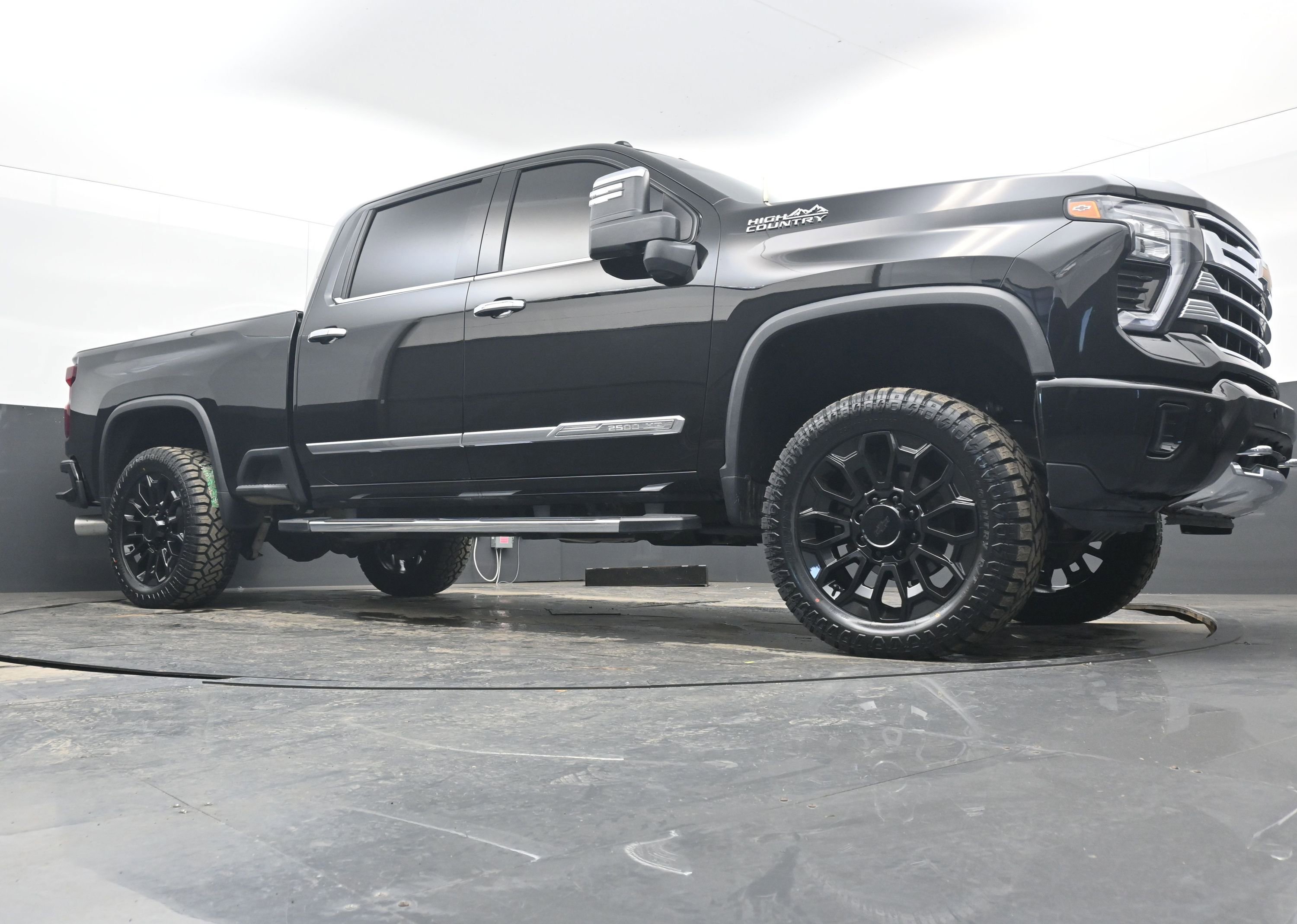 Used 2024 Chevrolet Silverado 2500 High Country w/ Technology Package image 19