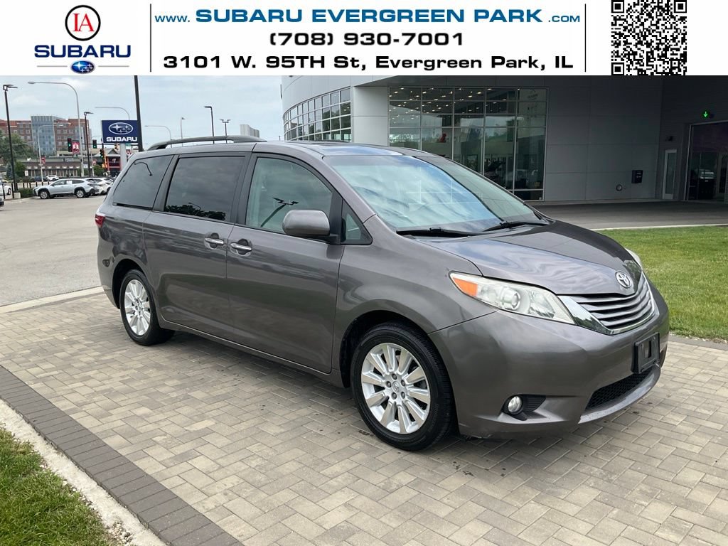 Used 2015 Toyota Sienna XLE AWD/4WD image 1