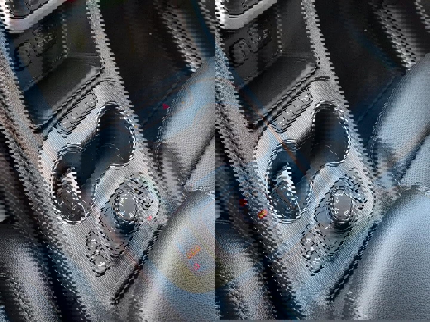 Used 2023 GMC Acadia SLT image 34