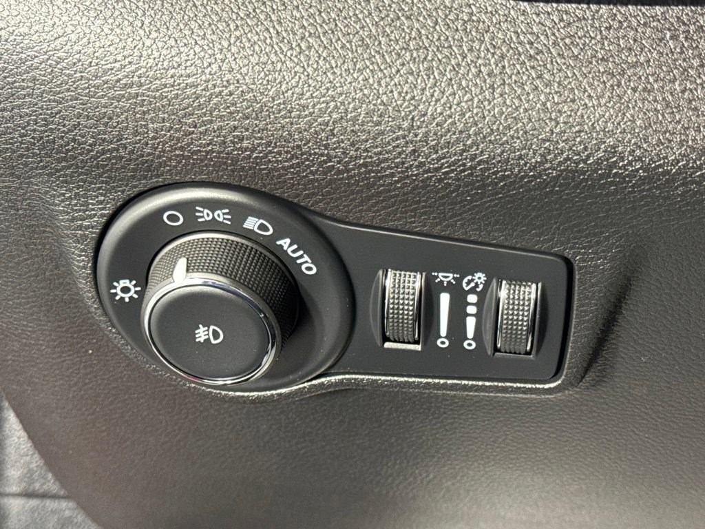 Certified 2025 Jeep Compass Trailhawk AWD/4WD image 15