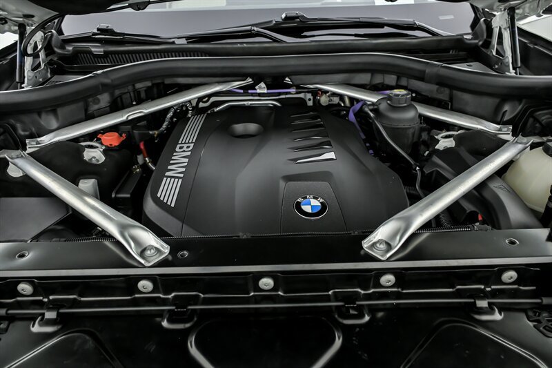 Used 2023 BMW X7 xDrive40i AWD/4WD image 16