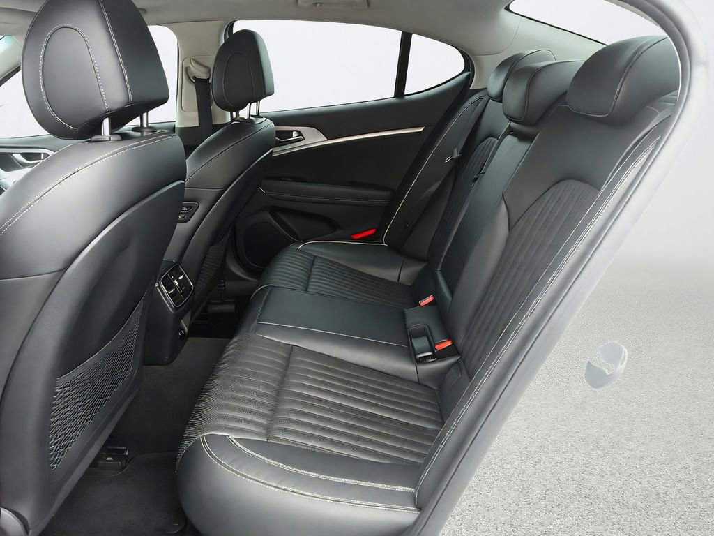 Used 2020 Genesis G70 2.0T w/ Elite Package RWD image 32