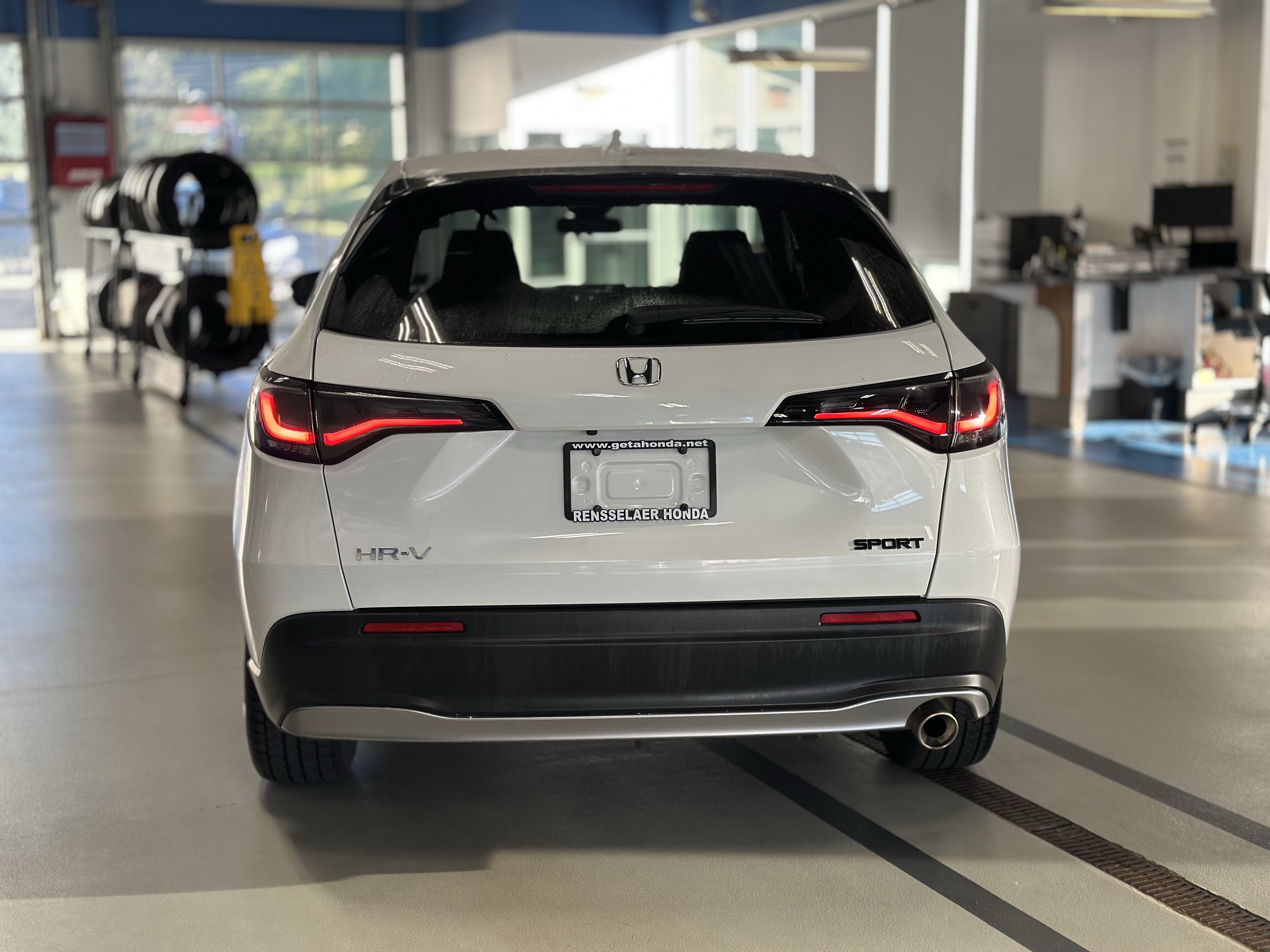 Used 2024 Honda HR-V Sport image 5